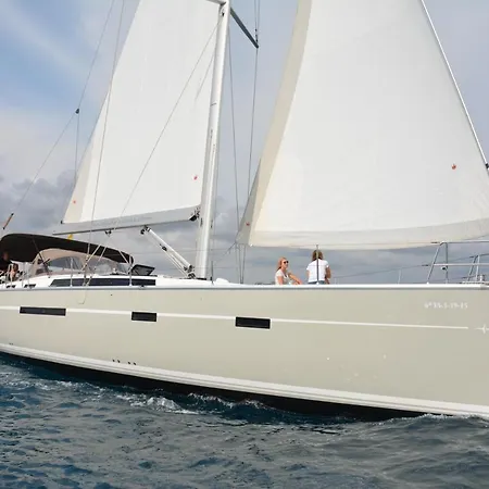 Botel Bavaria 56 / Velero Sitges