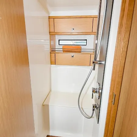 Botel Bavaria 56 / Velero